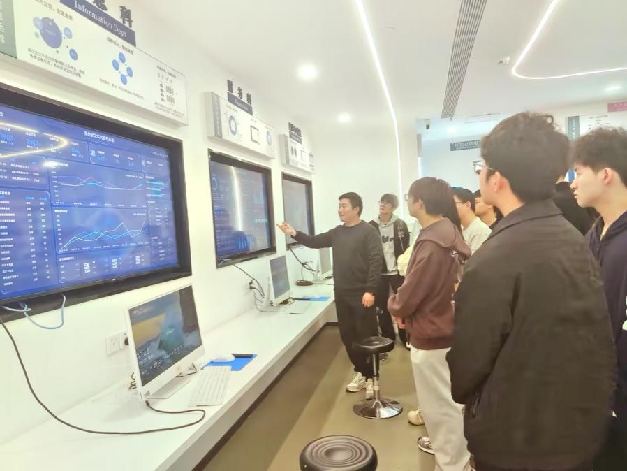 信息工程學院“就業(yè)能力提升培訓班”開班儀式順利舉行，助力學子在信息科技領域騰飛